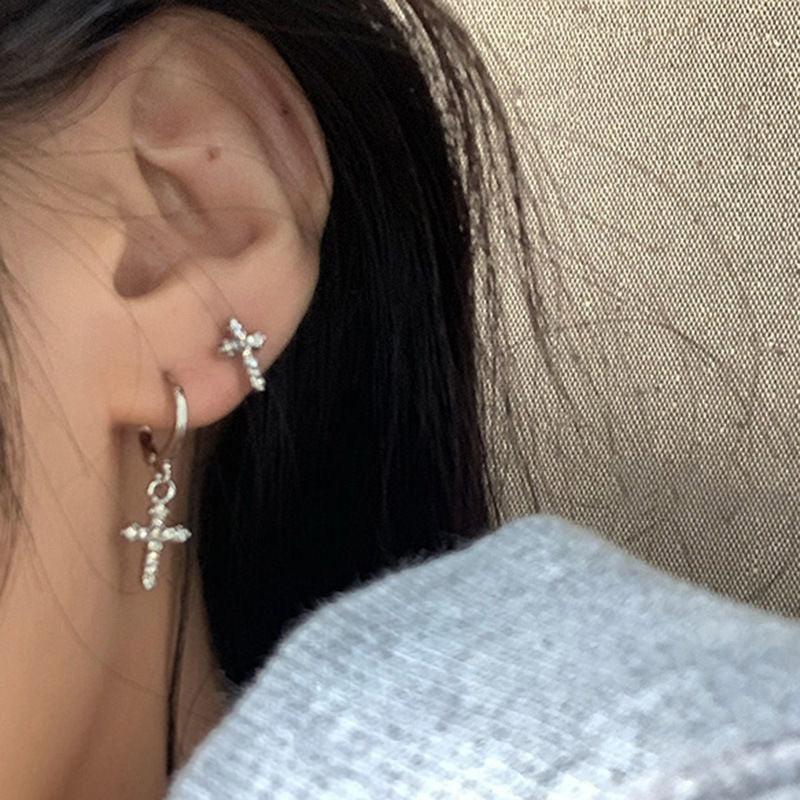 925 silver needle asymmetrical diamond-encrusted cross stud earrings